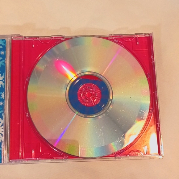 CD- Kids Holiday Favorites - Picture 4 of 4